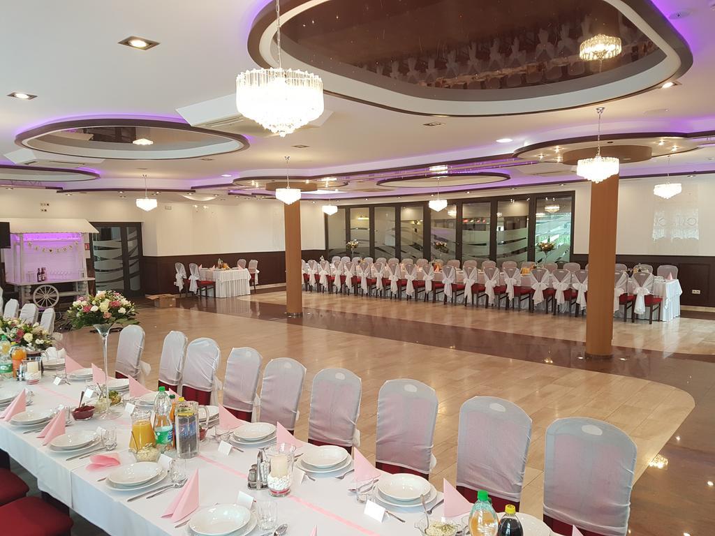 Hotel Texicana Sulechów Kültér fotó