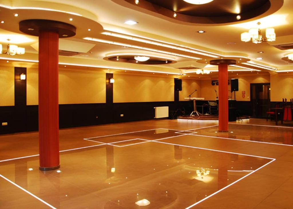 Hotel Texicana Sulechów Kültér fotó