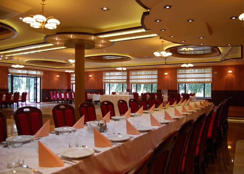 Hotel Texicana Sulechów Kültér fotó