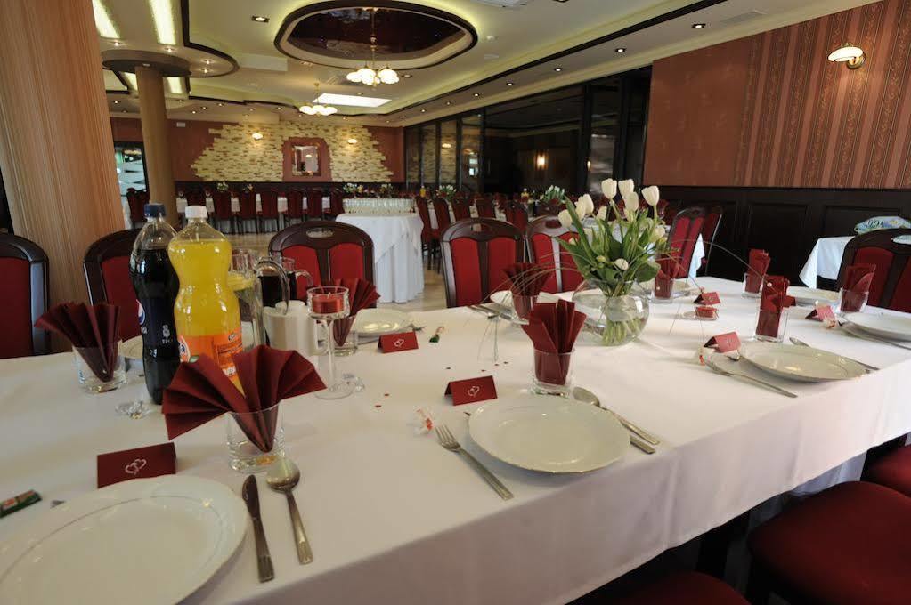 Hotel Texicana Sulechów Kültér fotó