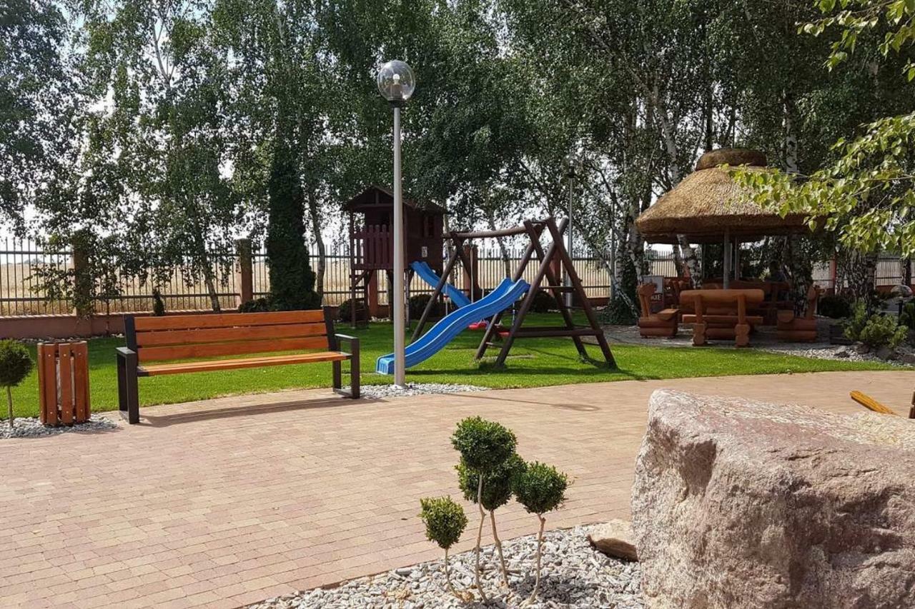 Hotel Texicana Sulechów Kültér fotó